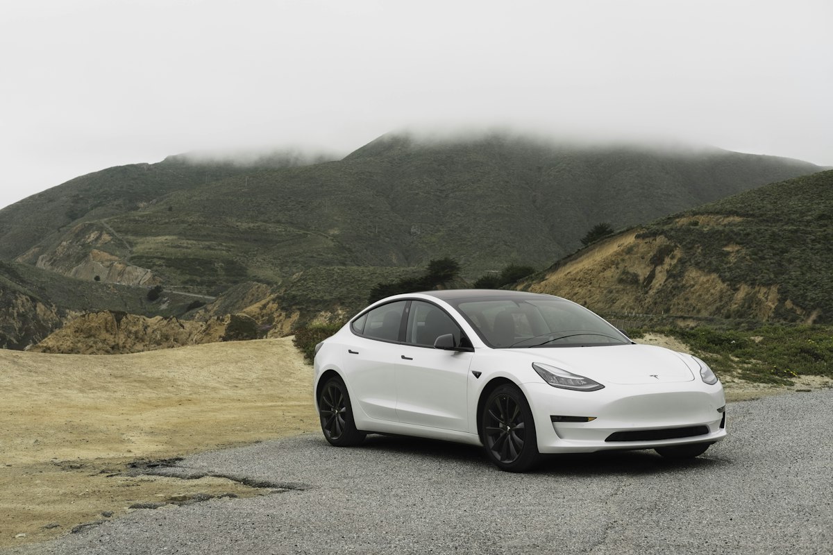 EVQ2 electric car front view